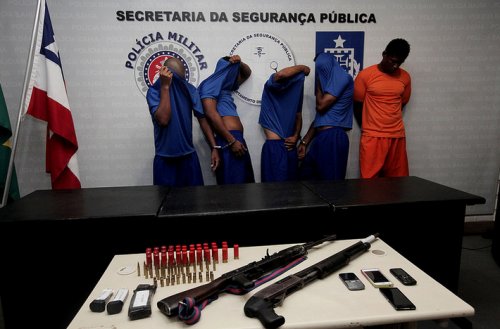Acusados são apresentados em Salvador