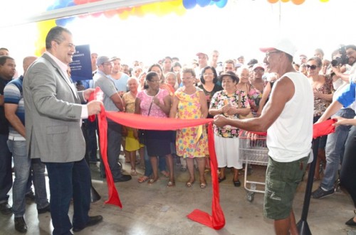 Presidente do Pão de Açúcar, Belmiro Gomes, preside inauguração