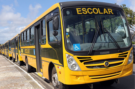 Novos ônibus são entregues pelo governo a municípios. Foto: Secom