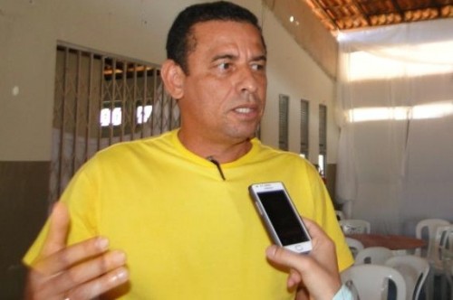 prefeito Naelson Lemos trava luta com Givanildo Barreto, presidente da