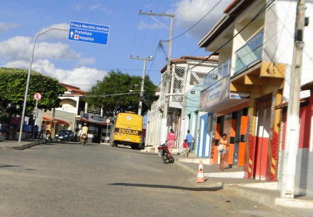 Posto De Atendimento Do Banco Bradesco Assaltado Por Dupla De Moto Em