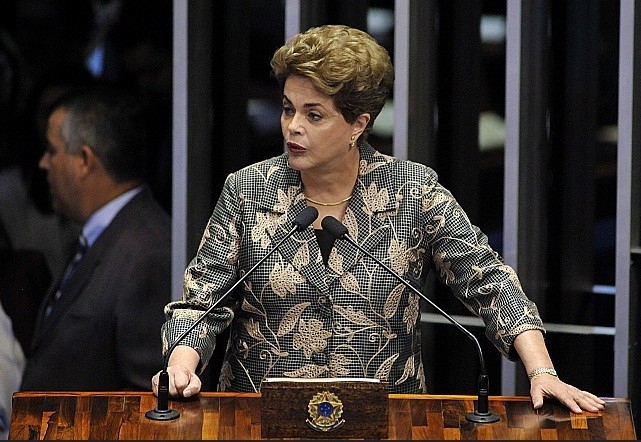 Dilma Rousseff se defende no Senado. Alex Ferreira 