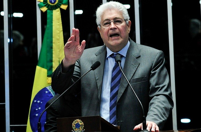 Requião do PMDB critica processo. Foto: Geraldo Magela/Agência Senado