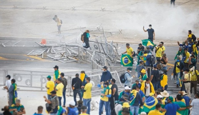 Polícia Civil diz que seis pessoas foram presas em atos terroristas neste  domingo em Brasília - Blog Marcos Frahm
