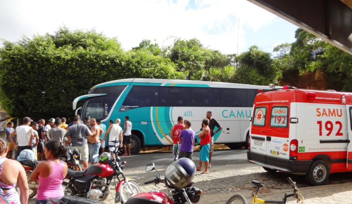 Colisão-ônibus-Jiquiriçá