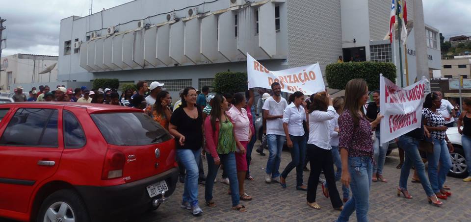 Servidores-manifestam-Jaguaquara