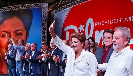 Dilma comemora vitória ao lado de Lula