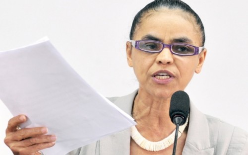 ''Votarei em Aécio e o apoiarei'', diz Marina Silva
