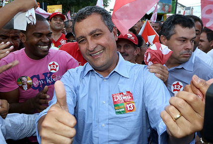 Governador eleito faz campanha pró-Dilma