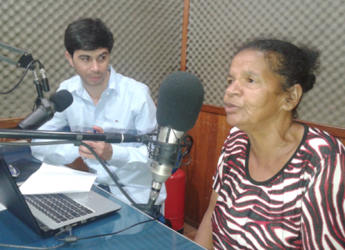 Dona Edna em entrevista a Marcos Frahm, na 93FM
