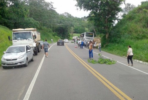 Trabalhador foi atropelado ao descer de um ônibus.(Foto:Ubaitaba.Com