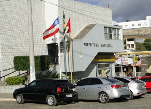 Prefeitura de Jaguaquara está DEVENDO. Foto: Blog Marcos Frahm