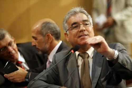 Líder do governo, Zé Neto, defendeu aprovação