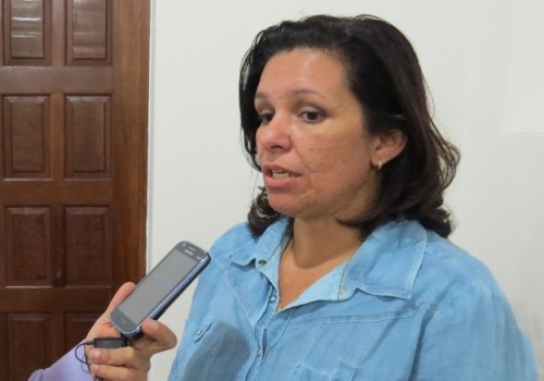 Karina Silva reclama de atraso 