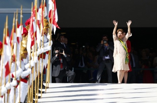 Mais de 30 mil pessoas recepcionaram Dilma em sua posse