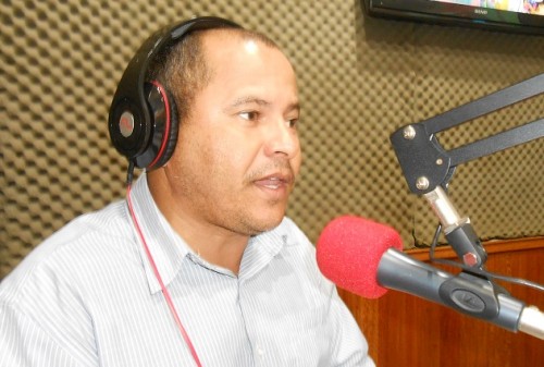 Nildo Pirôpo é entrevistado na 93FM