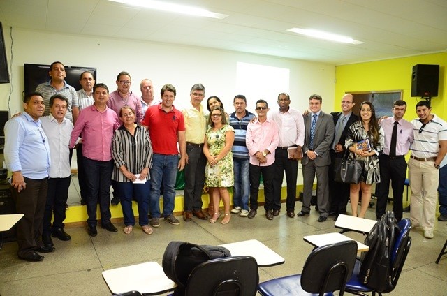 Encontro em Jequié reuniu prefeitos e secretários de saúde