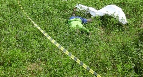 Corpo estava caído num matagal. Foto: Amargosa News