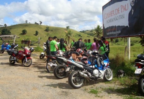 Motociclista se perdeu em curva. Fotos: Mídia Bahia