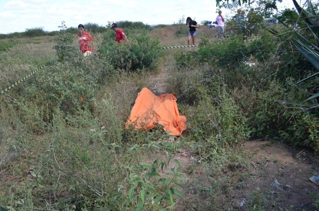 Corpo foi encontrado em matagal. Foto: Portal Poçoes