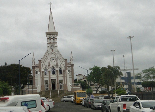 Tempo nublado com previsão de chuva