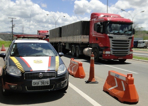 Flagra da PRF foi no KM 830 da BR 116. Foto: Blog Marcos Frahm