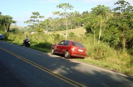 Veículo Fiat Pálio teria sido atingido por picape durante acidente