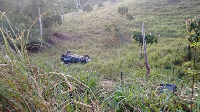 Motorista de Ipiaú, perdeu o controle. Foto:Leitor/Giro em Ipiaú