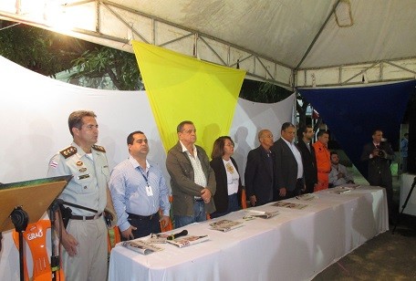 Autoridades presentes à solenidade de abertura da 36ª Expo Jequié