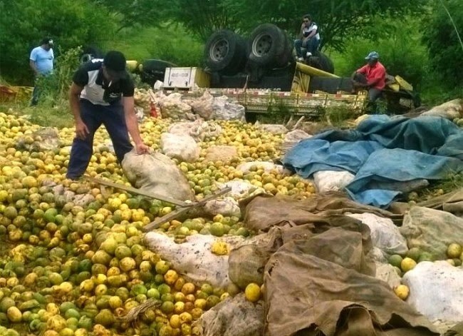 Carga de maracujá foi saqueada