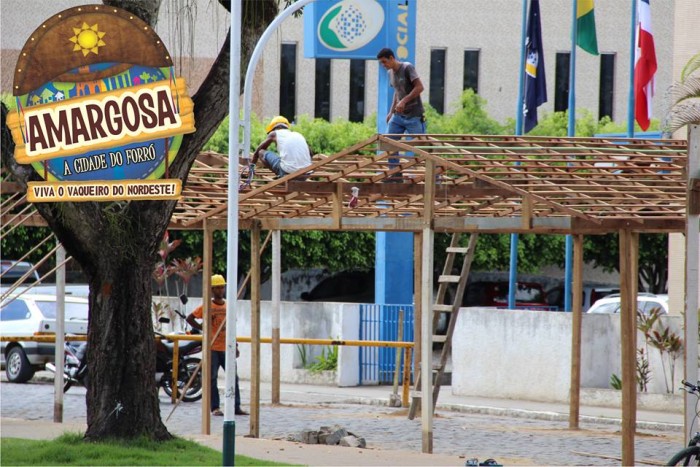 Vila Junina começa a ser montada