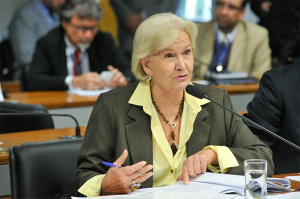 A relatora na CAS, senadora Ana Amélia (PP-RS)