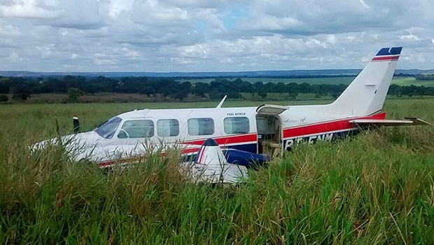 A tripulação era composta por um piloto e um copiloto.