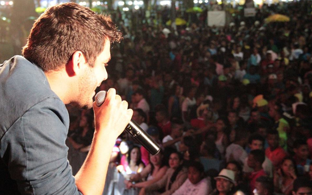 Norberto, da Cangaia, anima o público. Foto: Divulgação