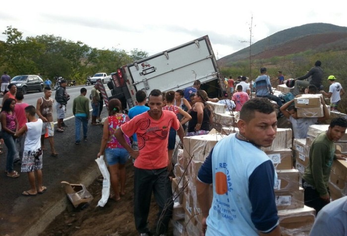 Parte da carga foi levada | Ag. A TARDE