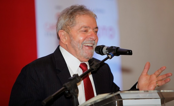 Lula desdenha de eventual busca e apreensão 