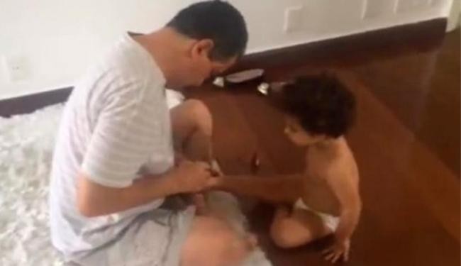 Rui Costa faz "chamego" na sua filha caçula, a pequena Marina