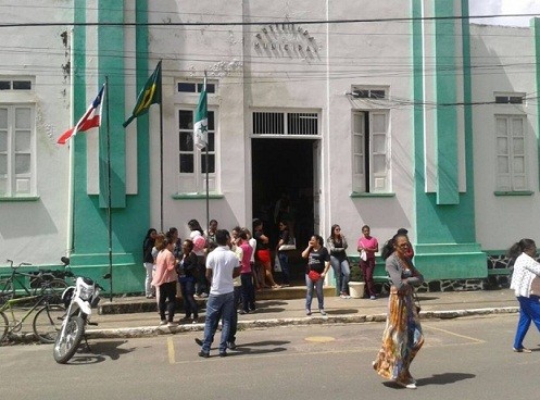 Professores ocuparam sede da Prefeitura