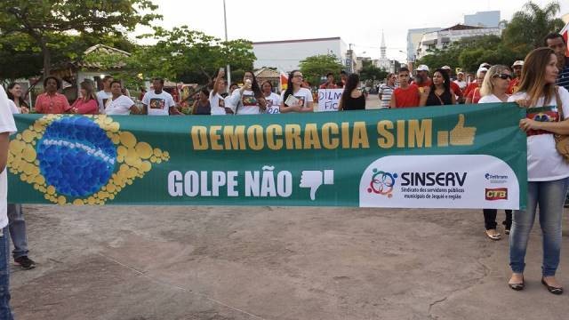 Faixas em apoio a Dilma foram expostas