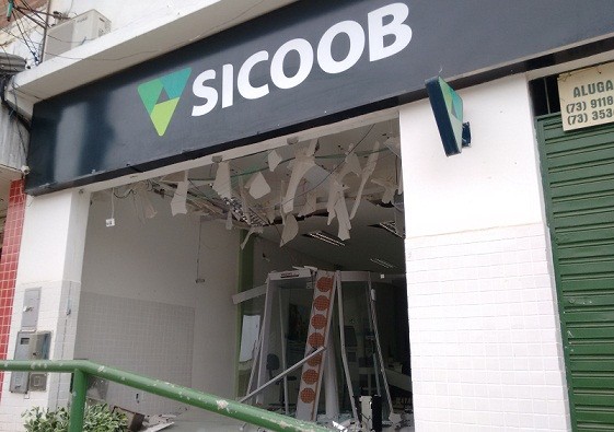 Sicoob foi explodido na sexta. Foto: Blog Marcos Frahm