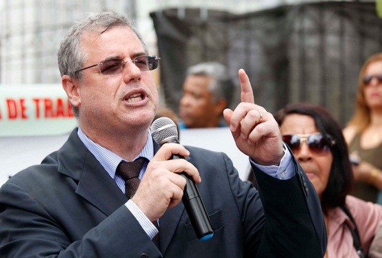 Advogado Luiz Viana Queiroz, 