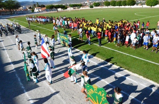 Atividades no estádio Waldomiro Borges 