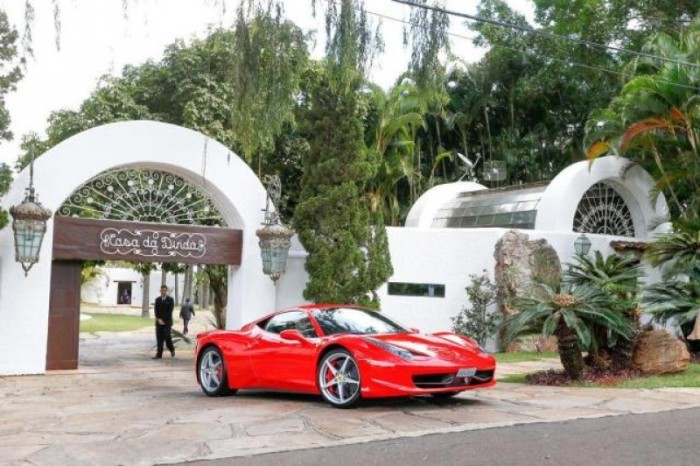 Ferrari de Collor foi devolvida. Foto: Pedro Ladeira / Folhapress 
