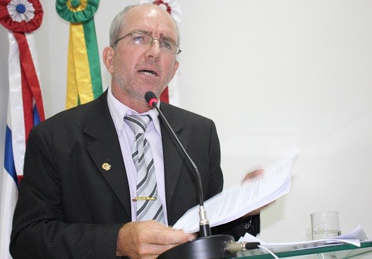 Vereador Caneço sereno no discurso. Foto: Blog Marcos Frahm