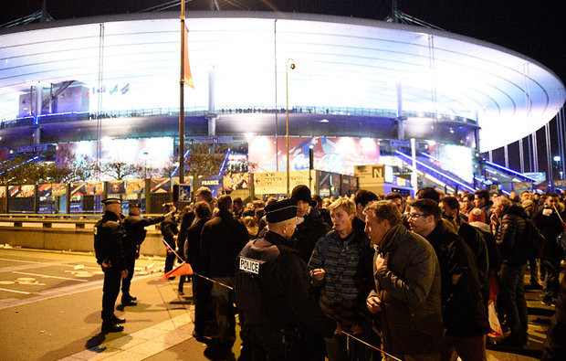 Movimento do lado de fora do Stade de France Foto: AFP