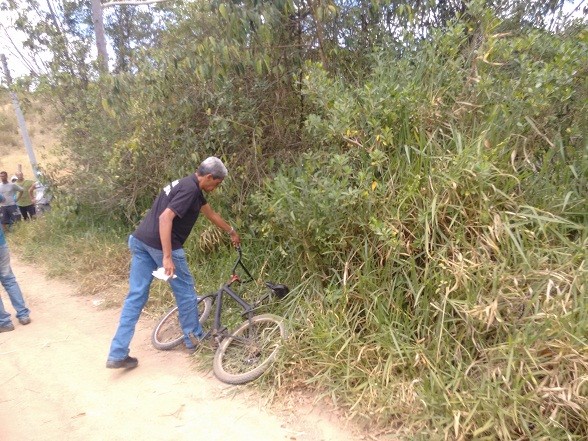 Bicicleta conduzida pelo menor estava sem freio. Fotos; Blog Marcos Frahm