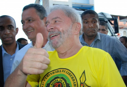 Lula caminha na Liberdade. Foto: Vagner Souza