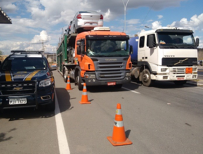 PRF de Jequié alerta caminhoneiros. Foto: Blog Marcos Frahm