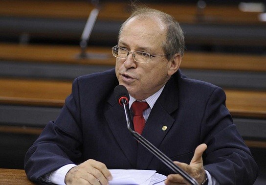 Roberto detona Cunha e defende Dilma. Foto: Divulgação