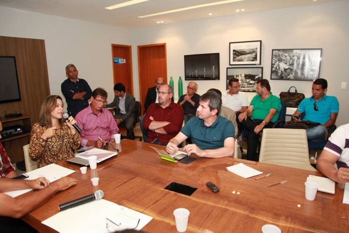 Quitéria convocou gestores e debateu crise. Foto: Divulgação/UPB